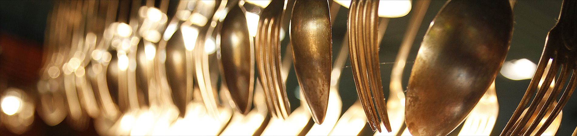luminaires de José Estèves au restaurant Les Grands Buffets
