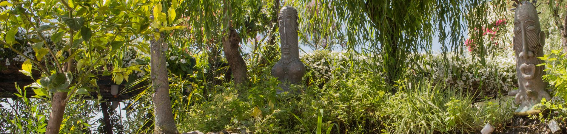 Les mises en scène d'André Gayraud dans le jardin 