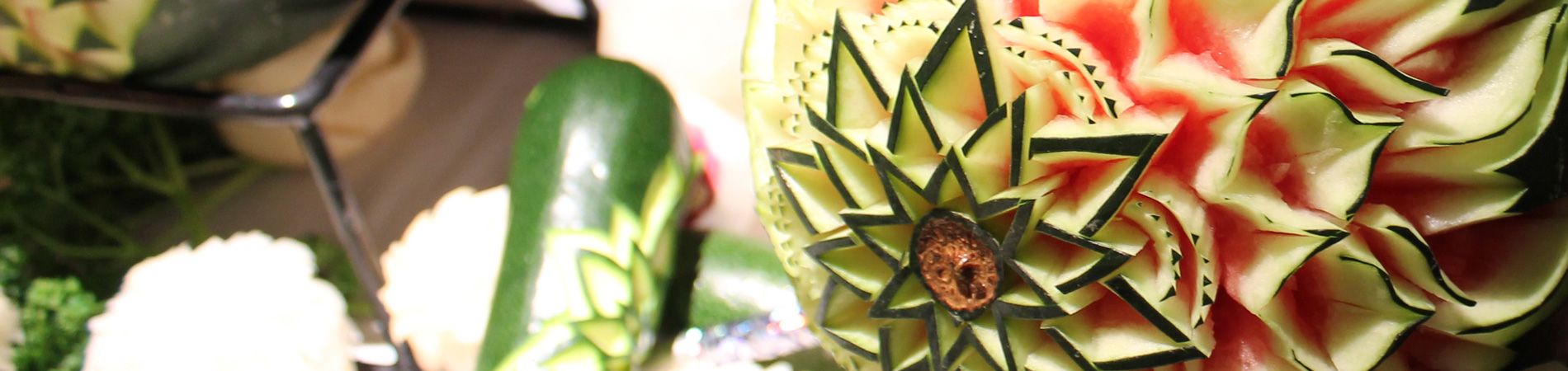Escultura de frutas y verduras en los buffets de Les Grands