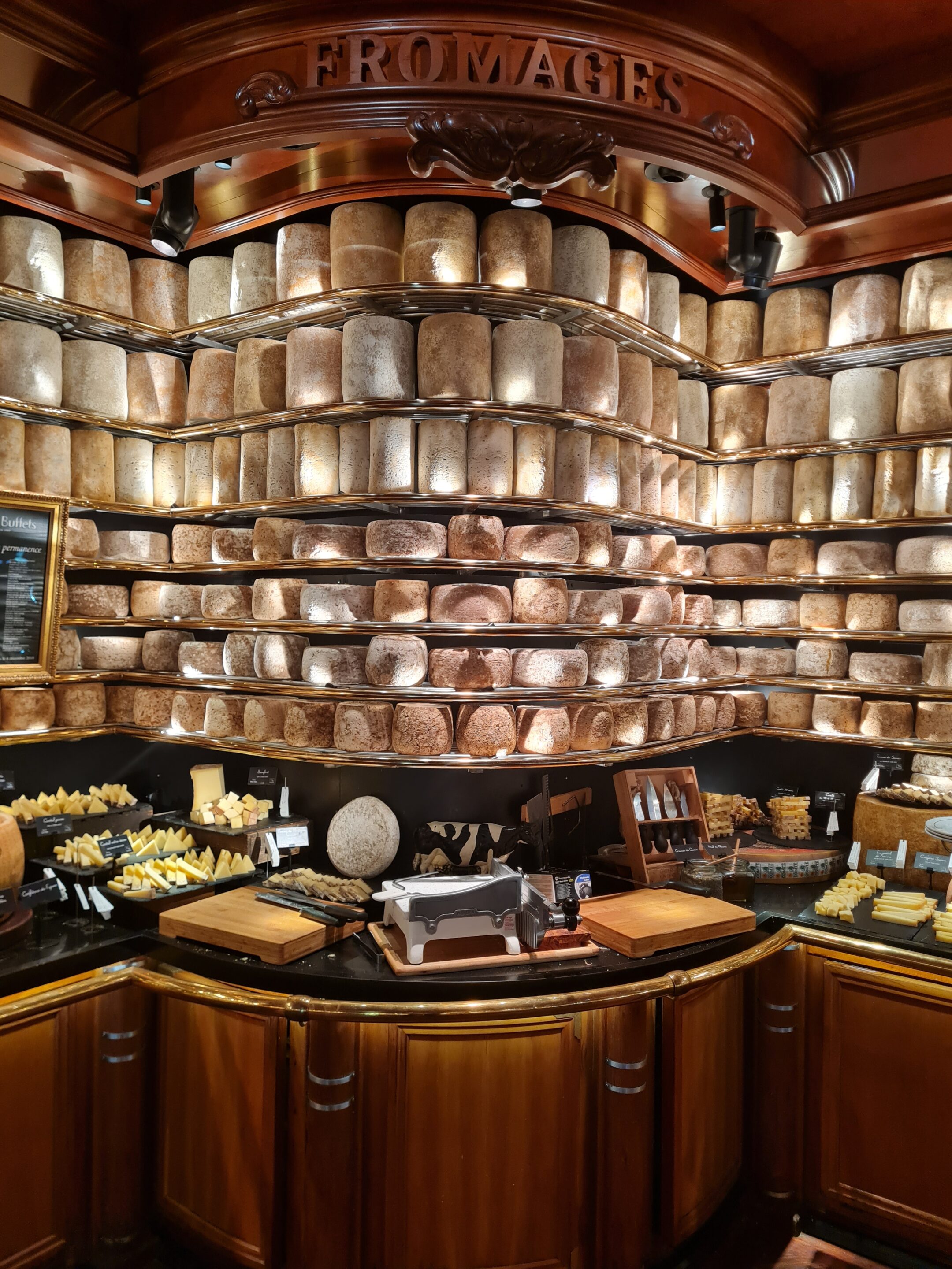 Le buffet des fromages, record Guinness