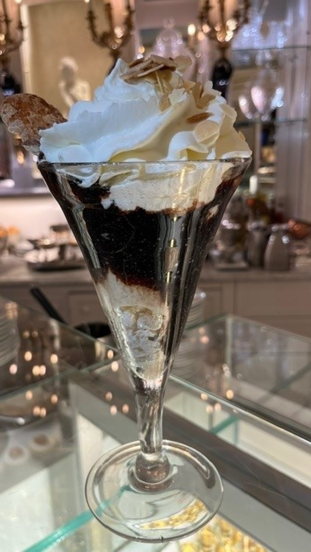 <p>La coupe poire Belle-Hélène<br />
Création d’Auguste Escoffier</p>
