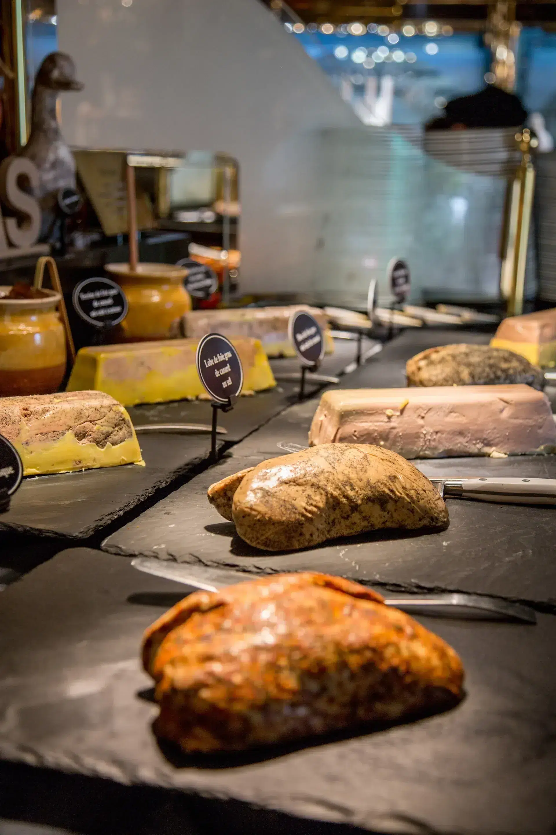 Le buffet des foies gras et pâtés en croûte