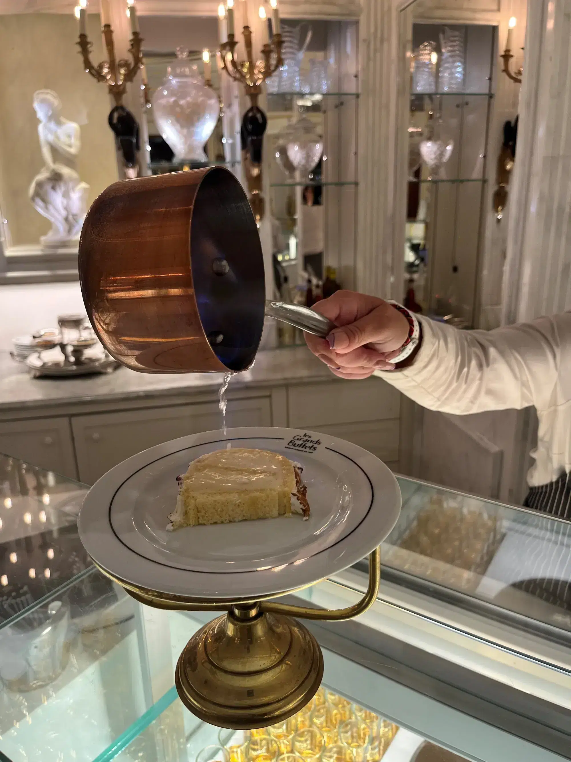 <p>Le flambage de l’omelette norvégienne au Grand Marnier</p>
