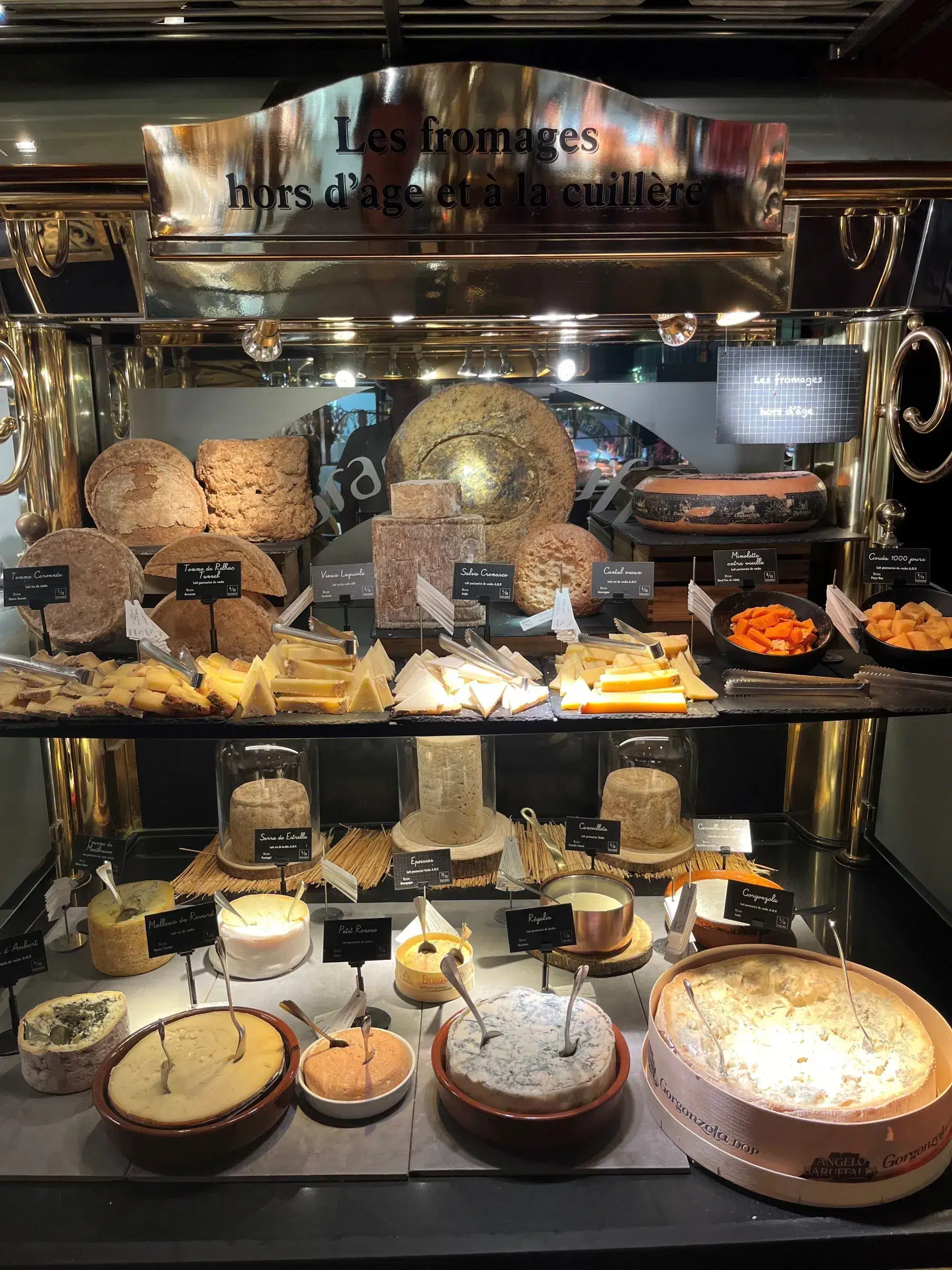 <p>Les fromages hors d’âge et à la cuillère</p>

