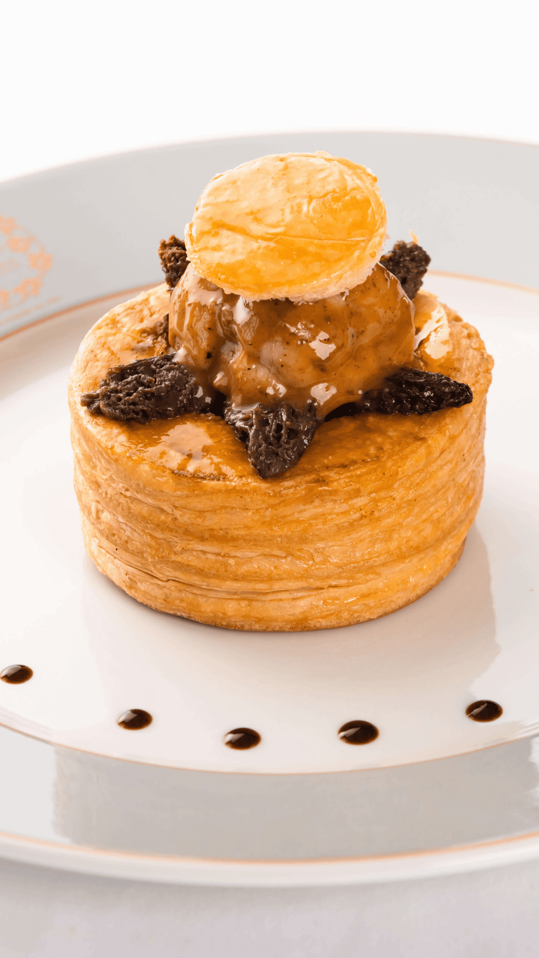 <p>Le vol au vent de ris de veau aux morilles<br />
Inspiré du guide culinaire A. Escoffier, édition 1907</p>

