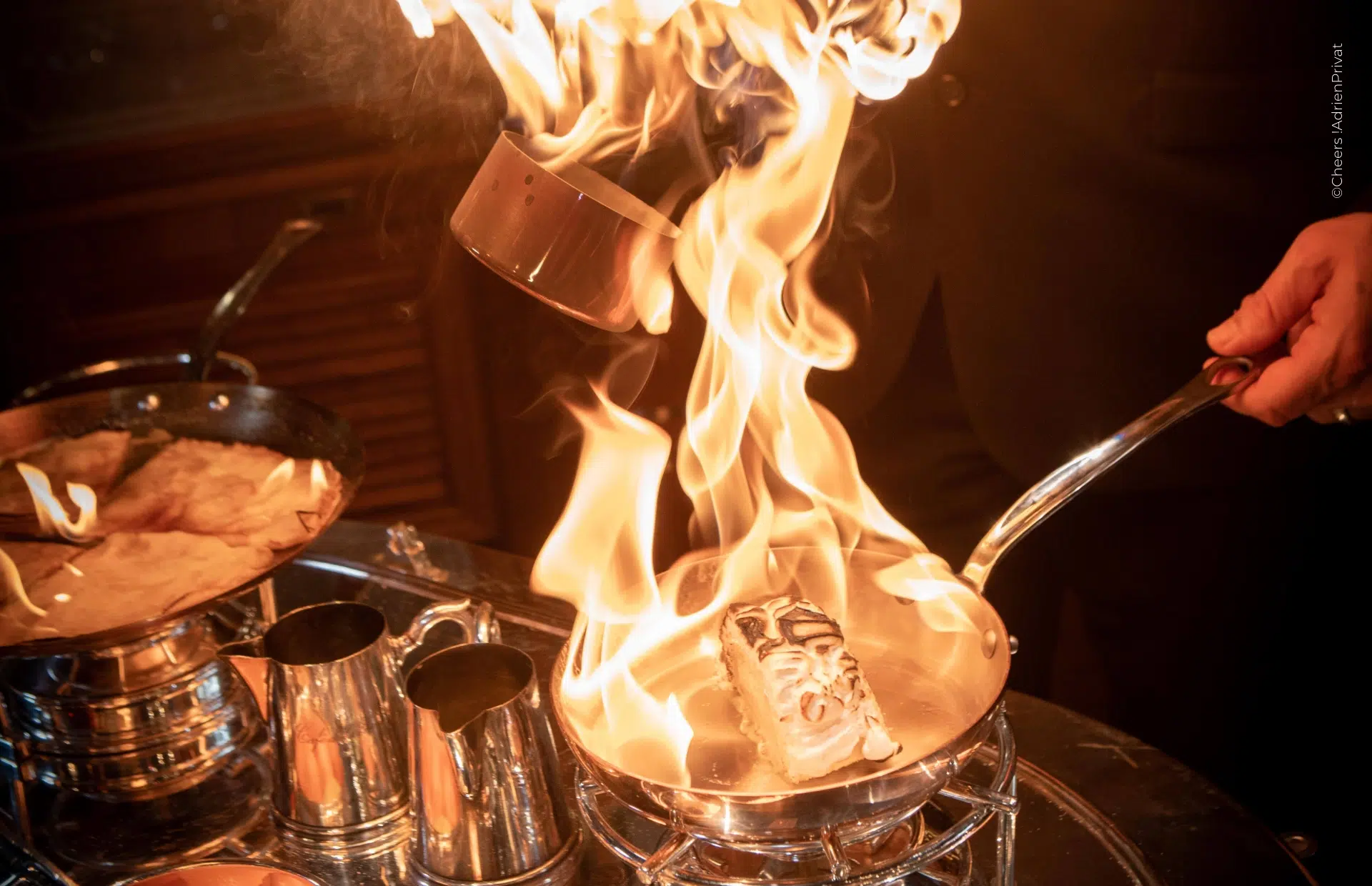 le buffet des desserts flambés du restaurant à volonté Les Grands Buffets Narbonne